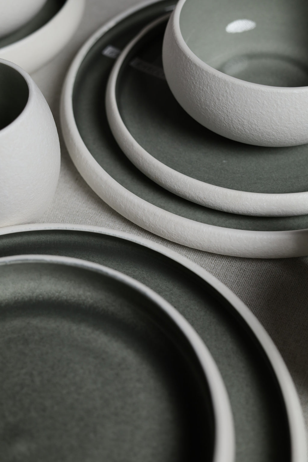 Karolina 30-Piece Dinner Set Dark Green Stone