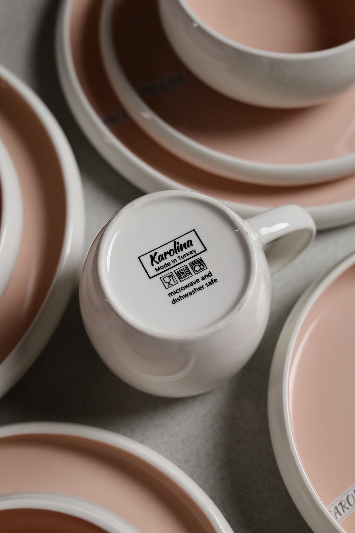 Karolina 30-Piece Dinner Set Pink Glossy
