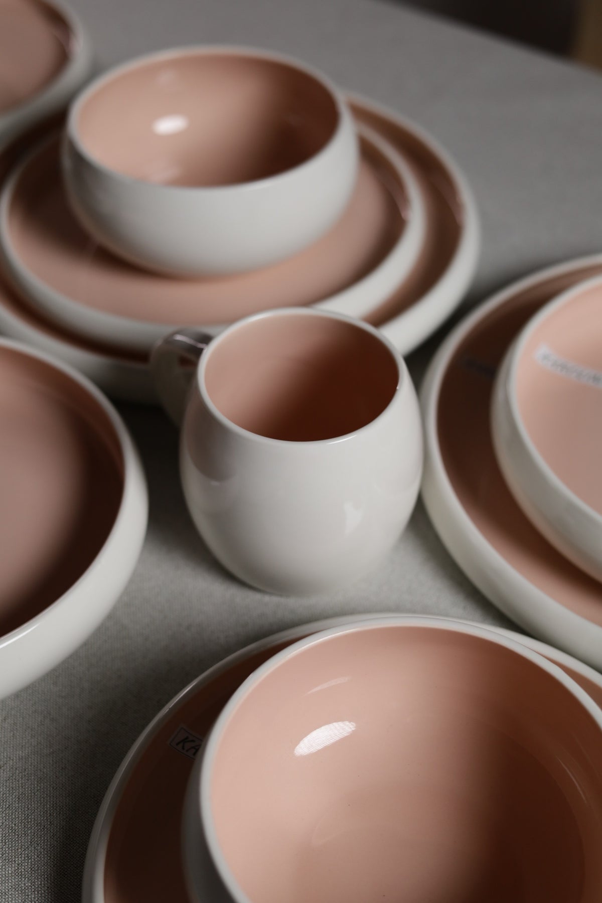 Karolina 30-Piece Dinner Set Pink Glossy