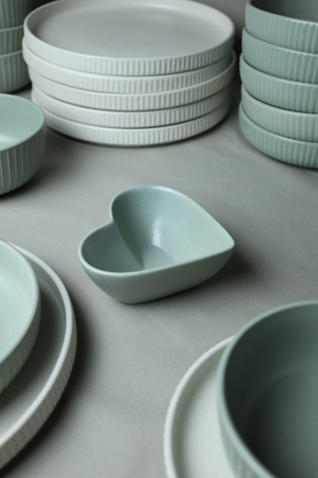 Karolina 30-Piece Dinner Set (Ribbed)