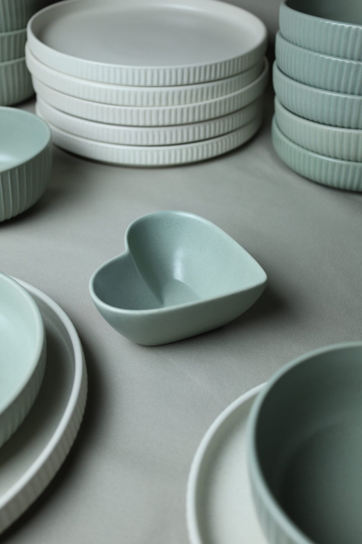 Karolina 30-Piece Dinner Set (Ribbed)