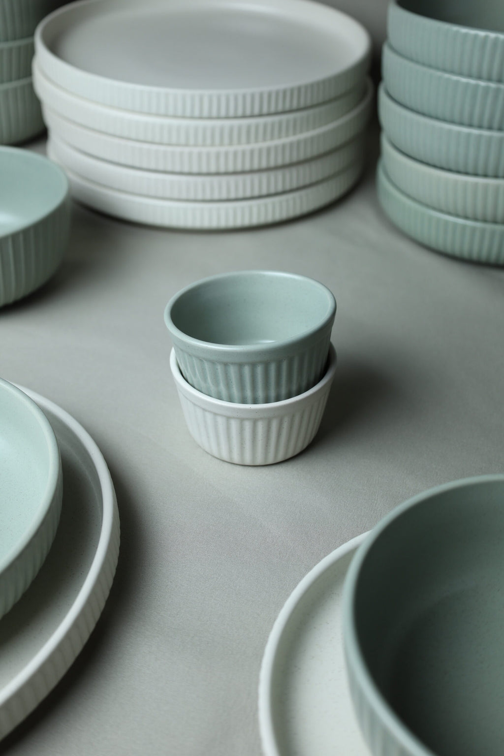 Karolina 30-Piece Dinner Set (Ribbed)