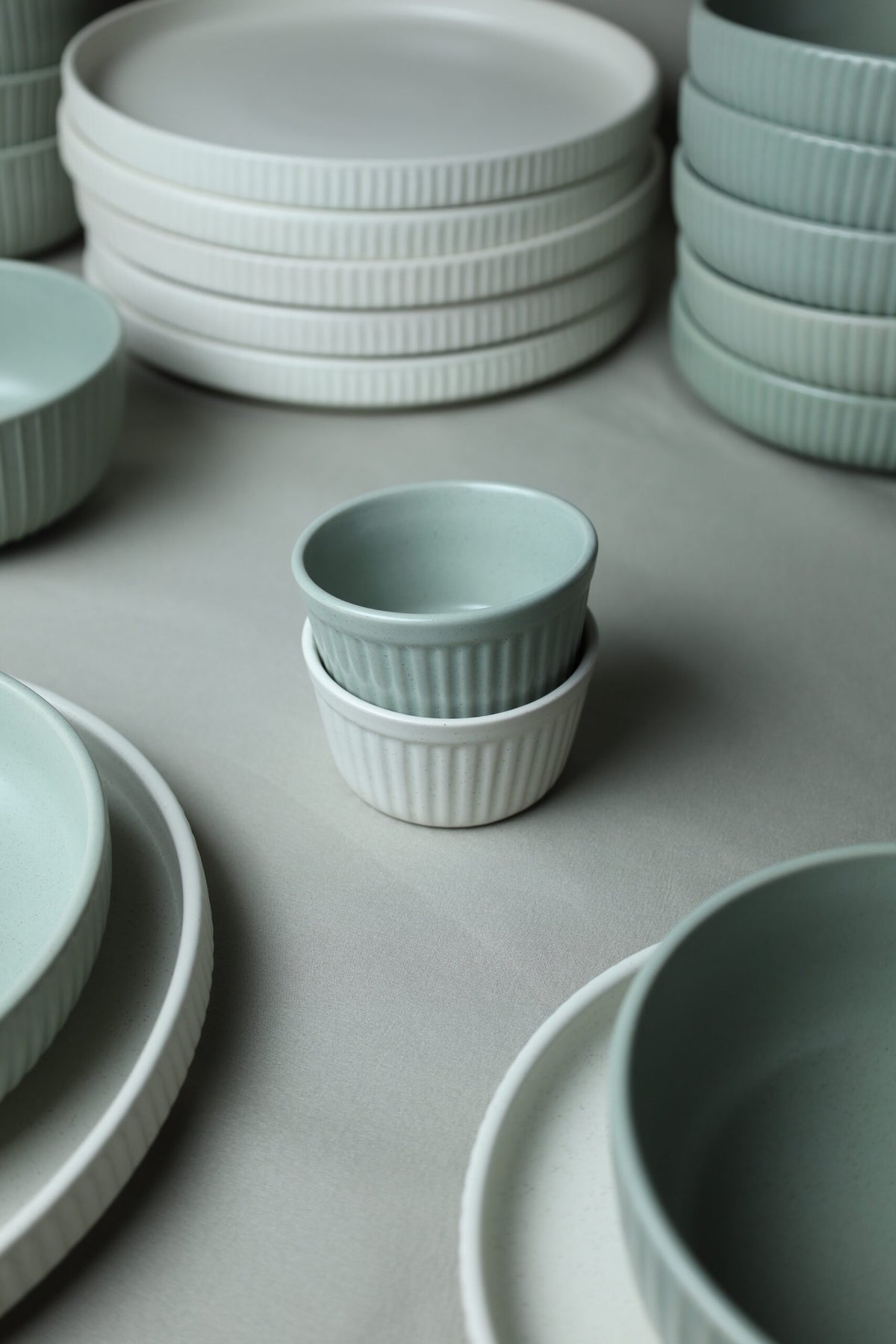 Karolina 30-Piece Dinner Set (Ribbed)