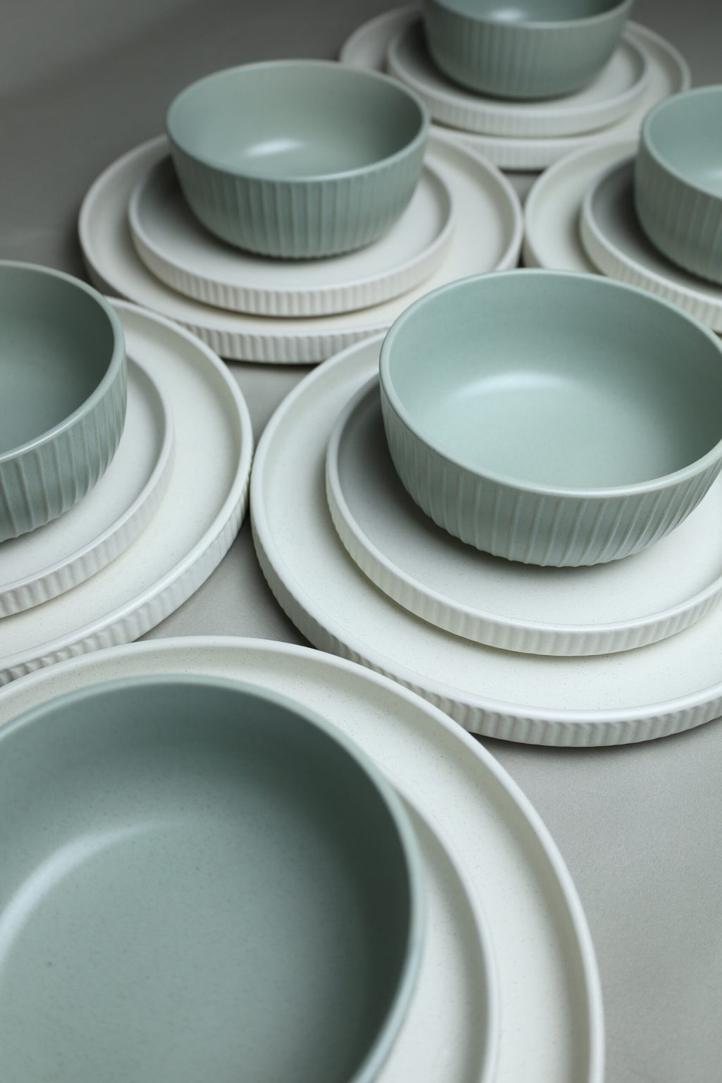 Karolina 30-Piece Dinner Set (Ribbed)
