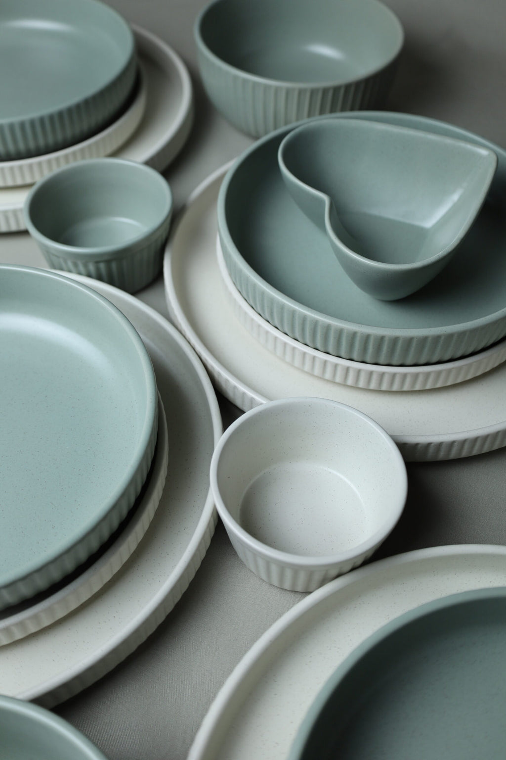 Karolina 30-Piece Dinner Set (Ribbed)