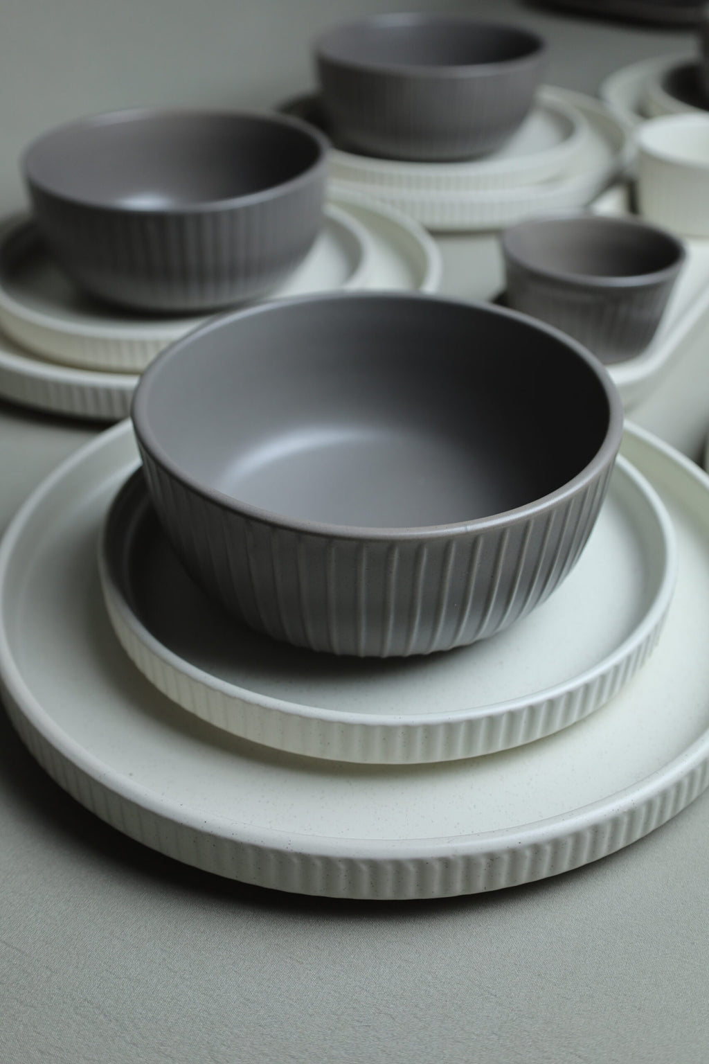 Karolina 30-Piece Dinner Set (Ribbed)