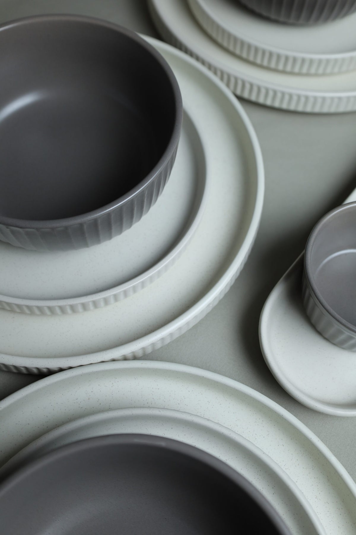 Karolina 30-Piece Dinner Set (Ribbed)