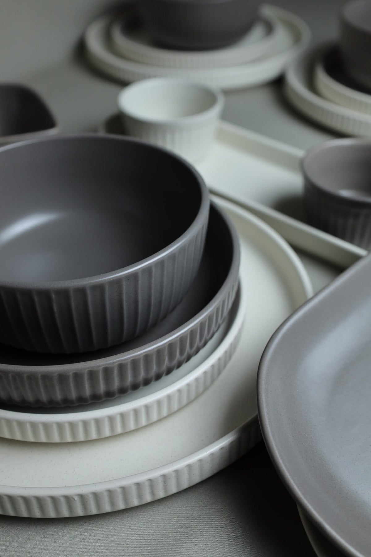 Karolina 30-Piece Dinner Set (Ribbed)