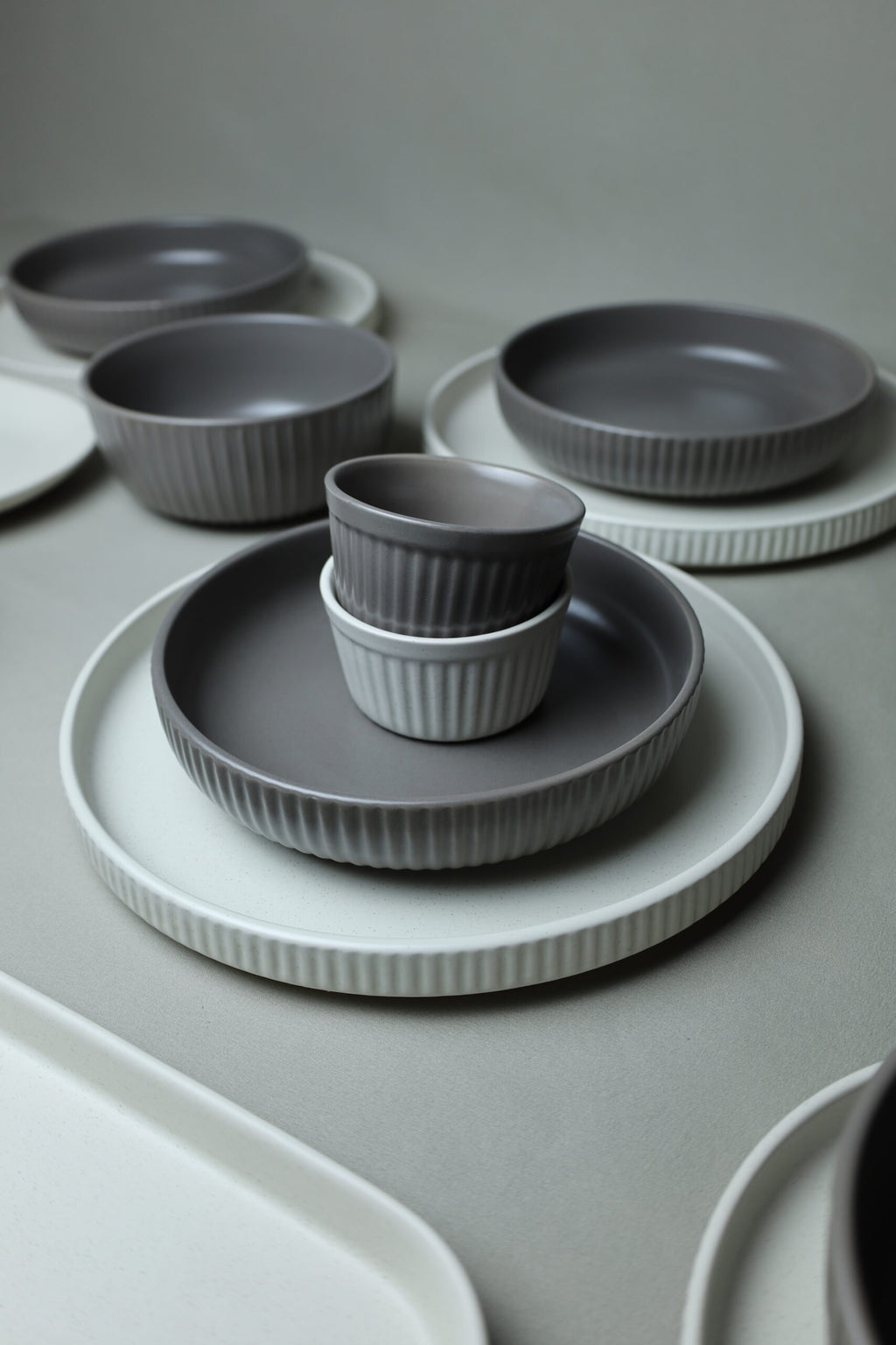 Karolina 30-Piece Dinner Set (Ribbed)