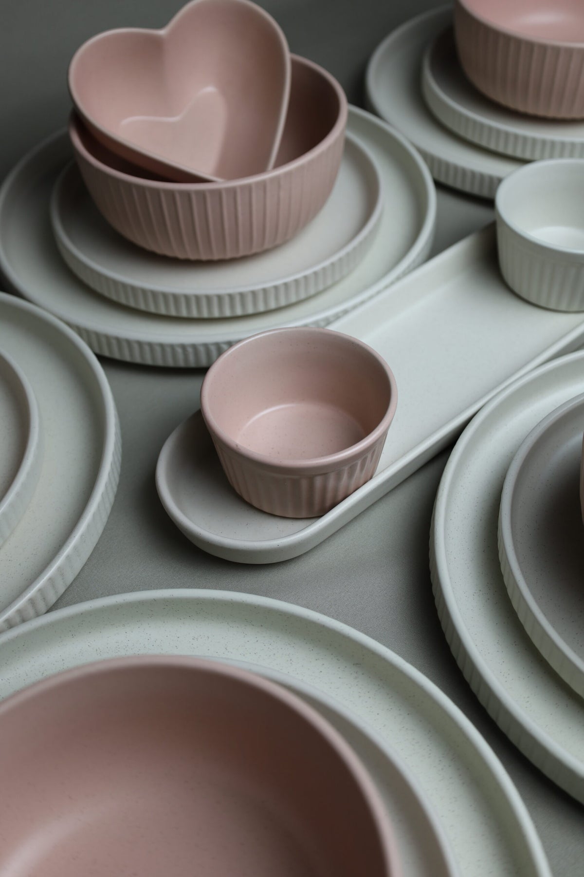 Karolina 30-Piece Dinner Set (Ribbed)