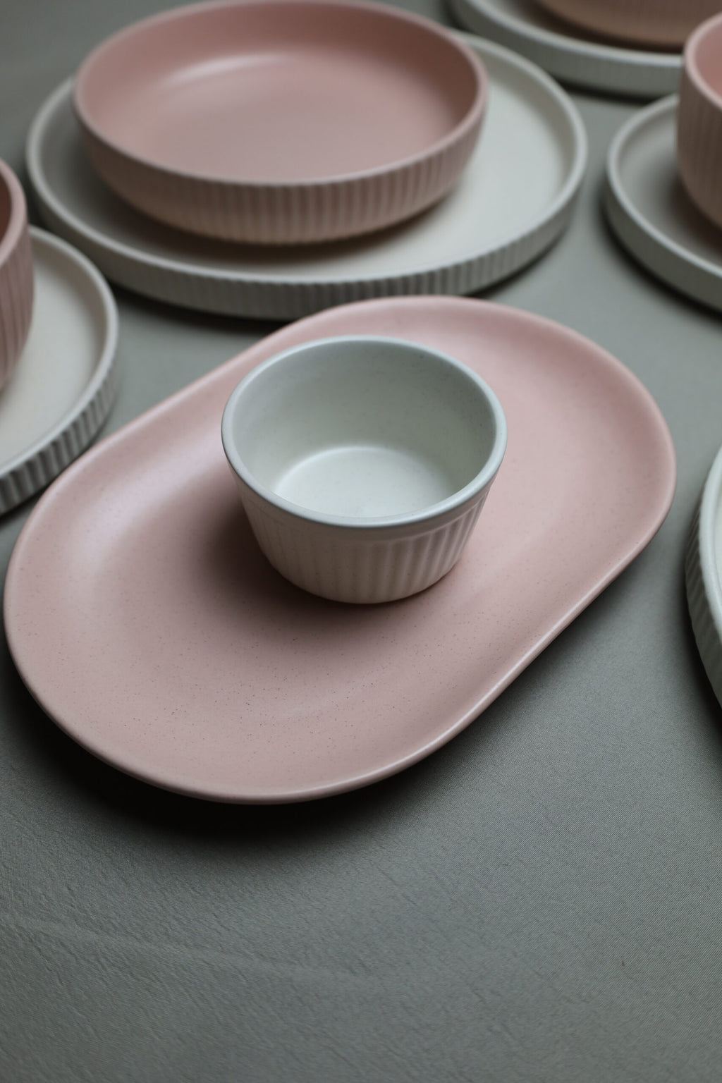 Karolina 30-Piece Dinner Set (Ribbed)