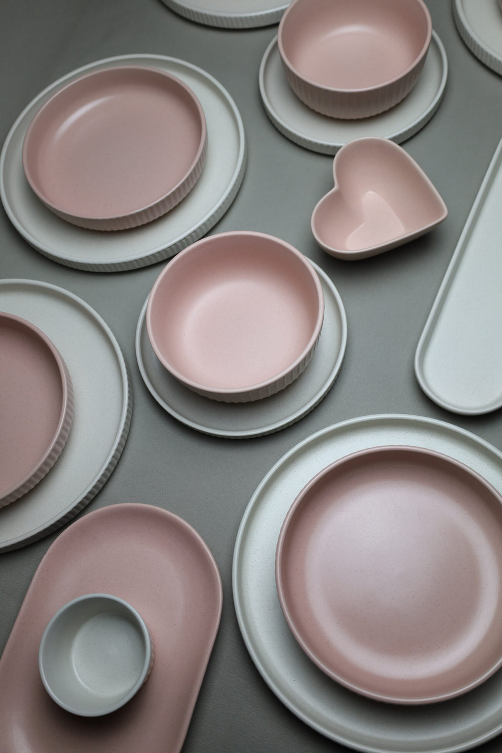 Karolina 30-Piece Dinner Set (Ribbed)