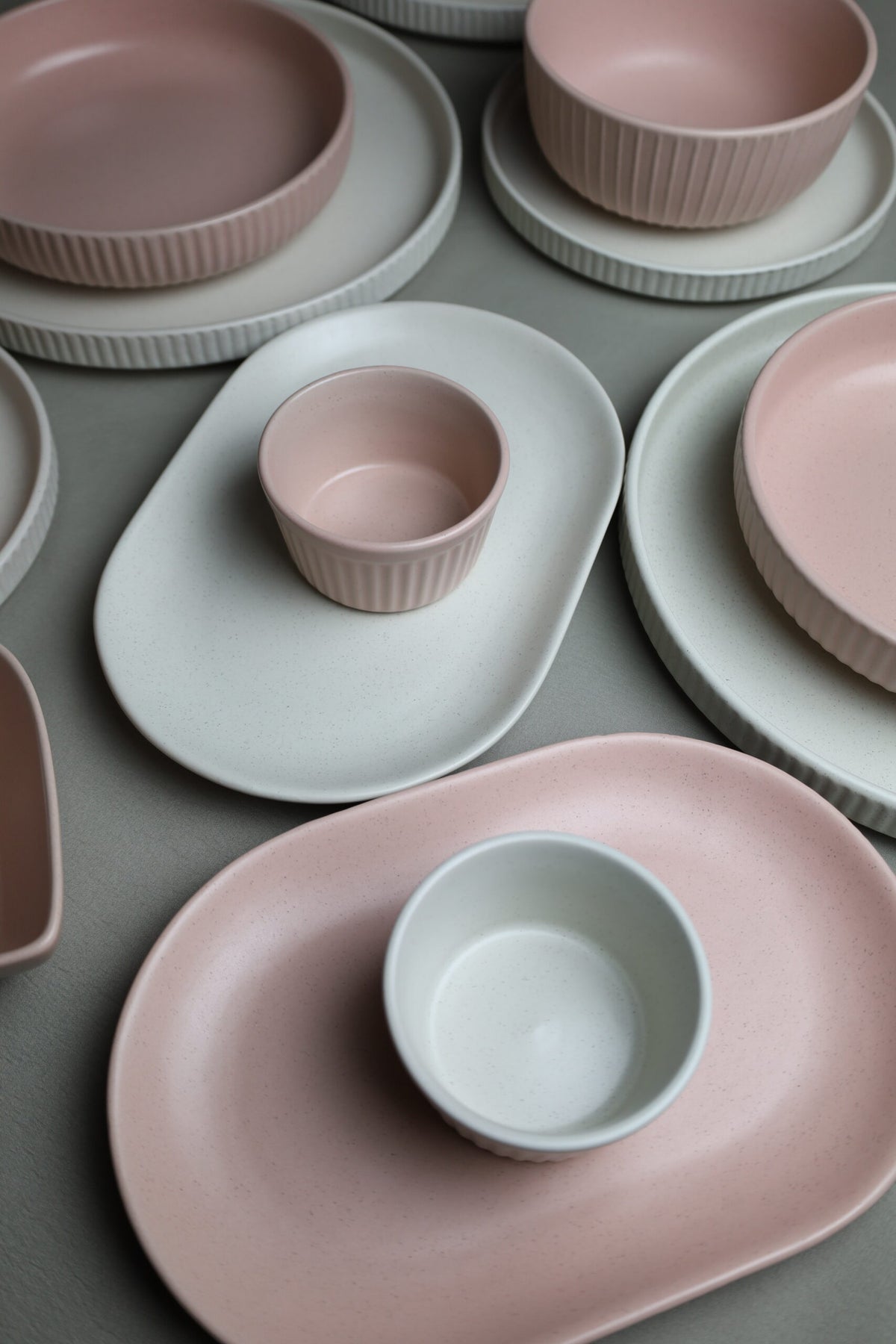 Karolina 30-Piece Dinner Set (Ribbed)