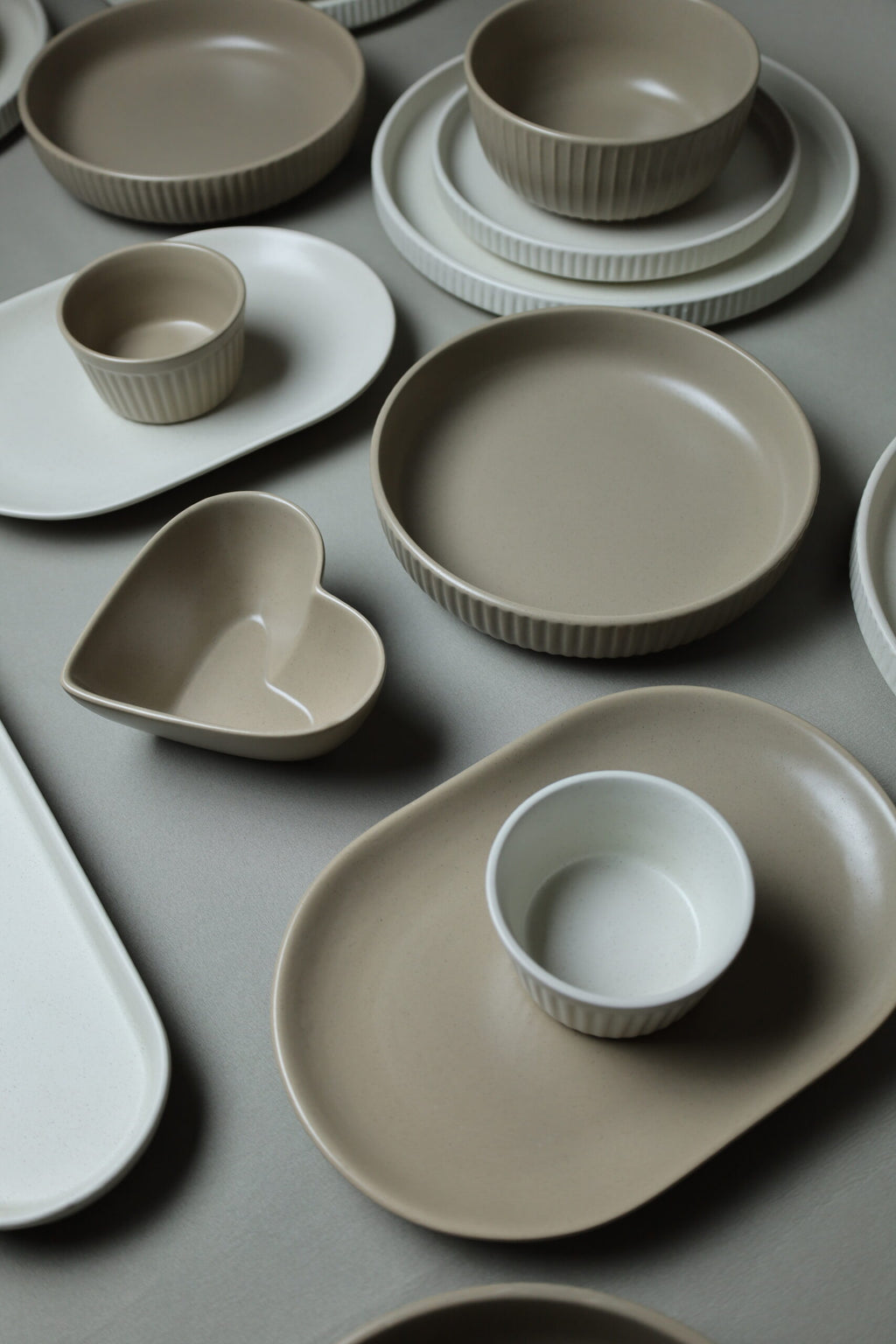 Karolina 30-Piece Dinner Set (Ribbed)