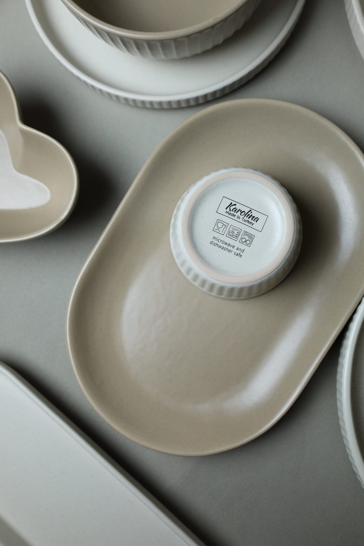 Karolina 30-Piece Dinner Set (Ribbed)