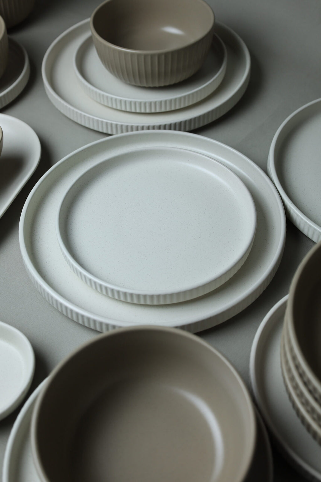 Karolina 30-Piece Dinner Set (Ribbed)