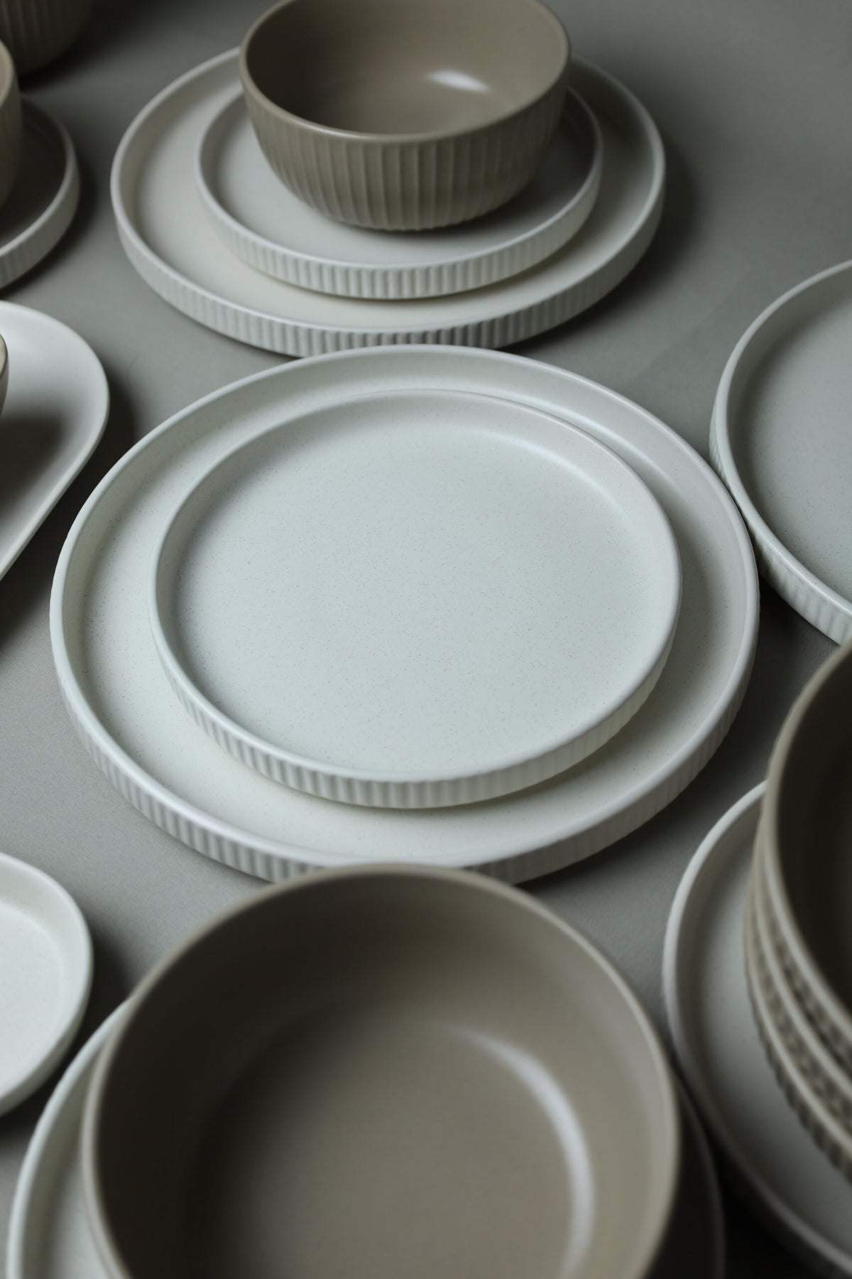 Karolina 30-Piece Dinner Set (Ribbed)
