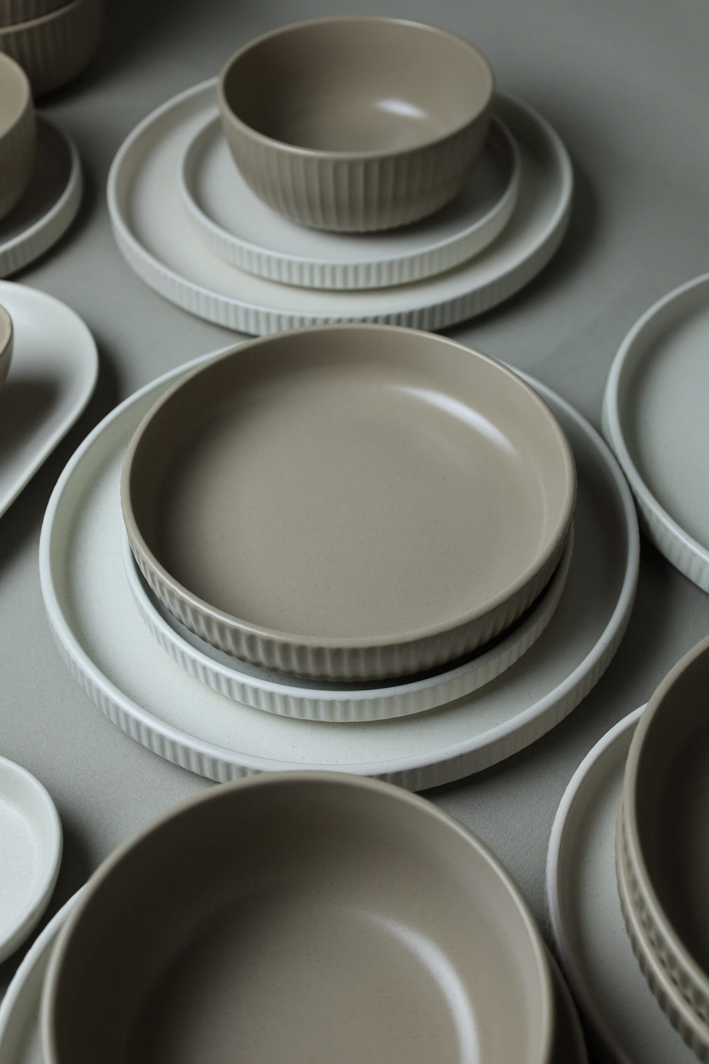 Karolina 30-Piece Dinner Set (Ribbed)