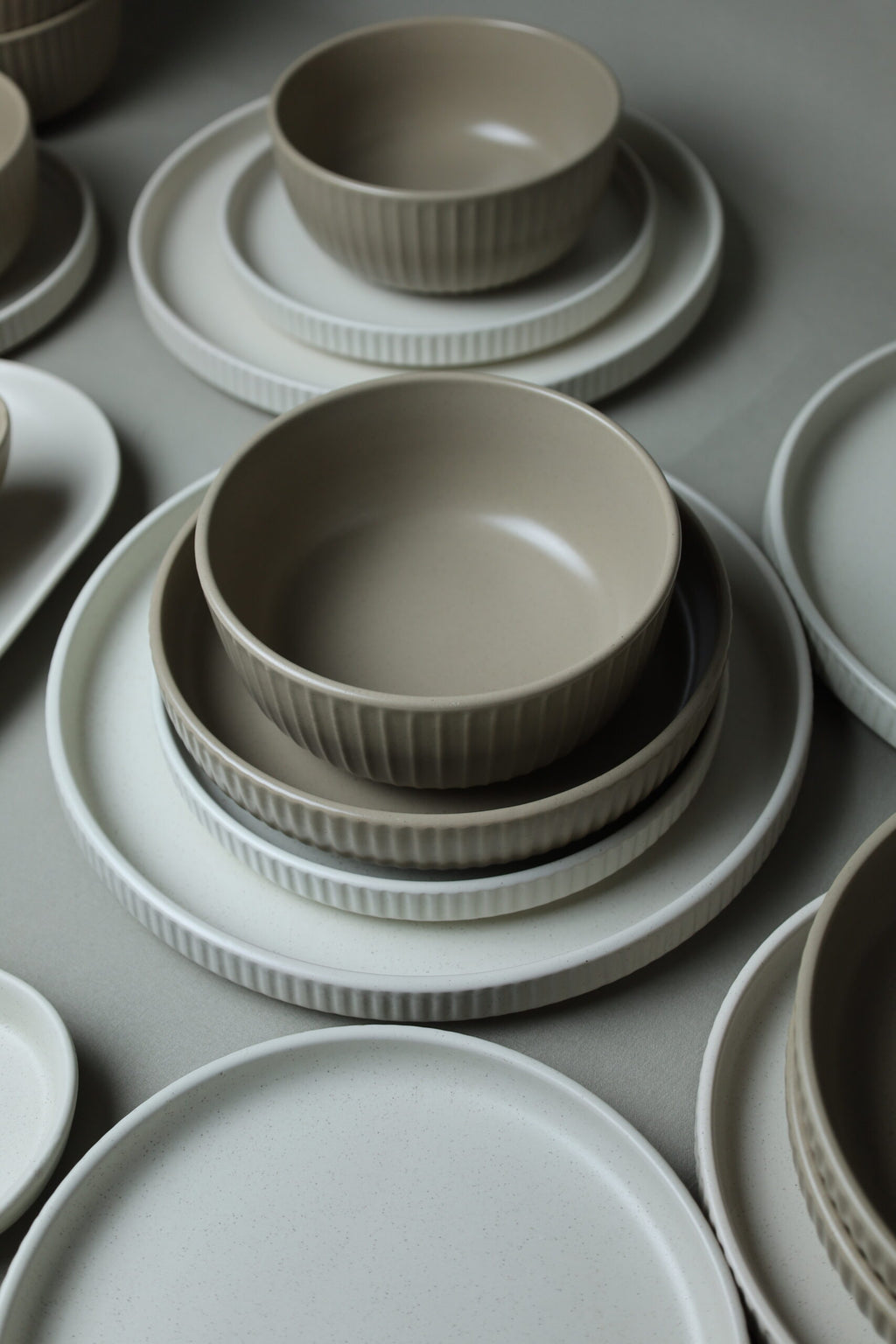 Karolina 30-Piece Dinner Set (Ribbed)