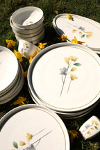 Karolina Flowers 30-Piece Dinner Set