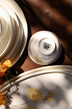 Karolina Flowers 30-Piece Dinner Set