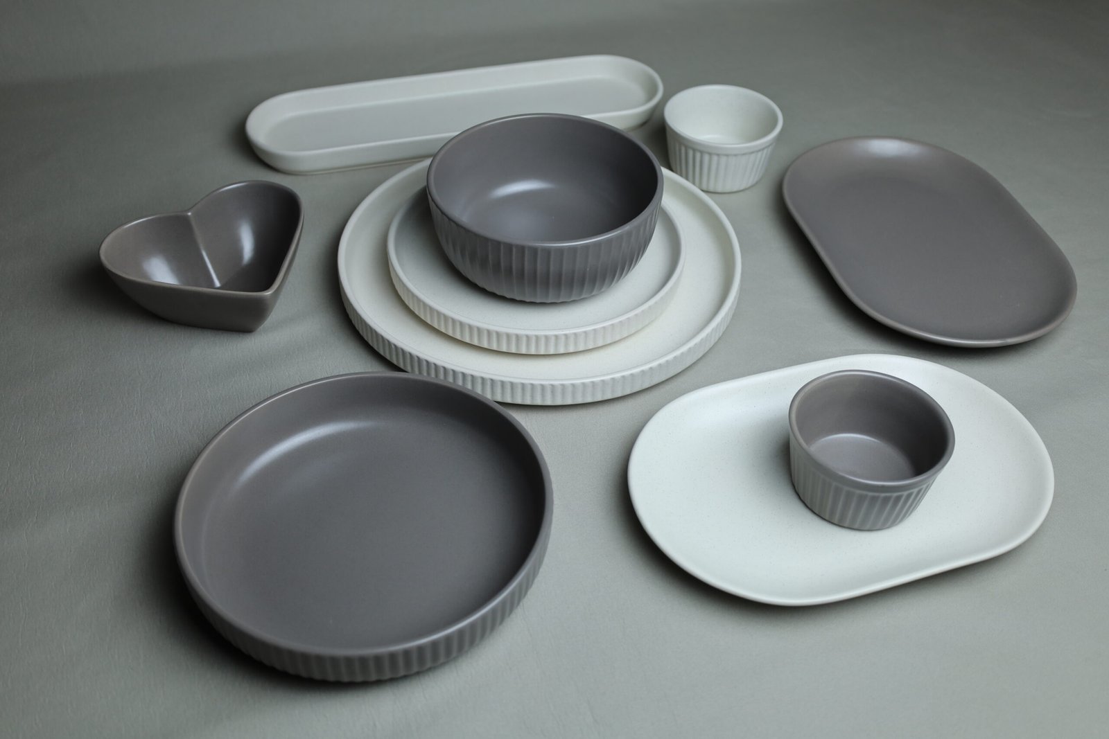 Karolina 30-Piece Dinner Set (Ribbed)