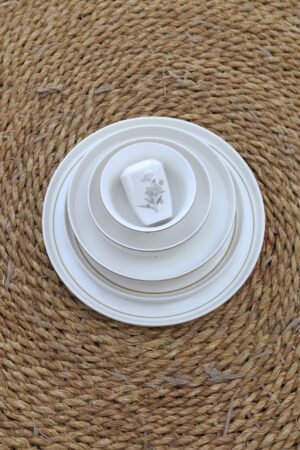 Karolina Flowers 30-Piece Dinner Set