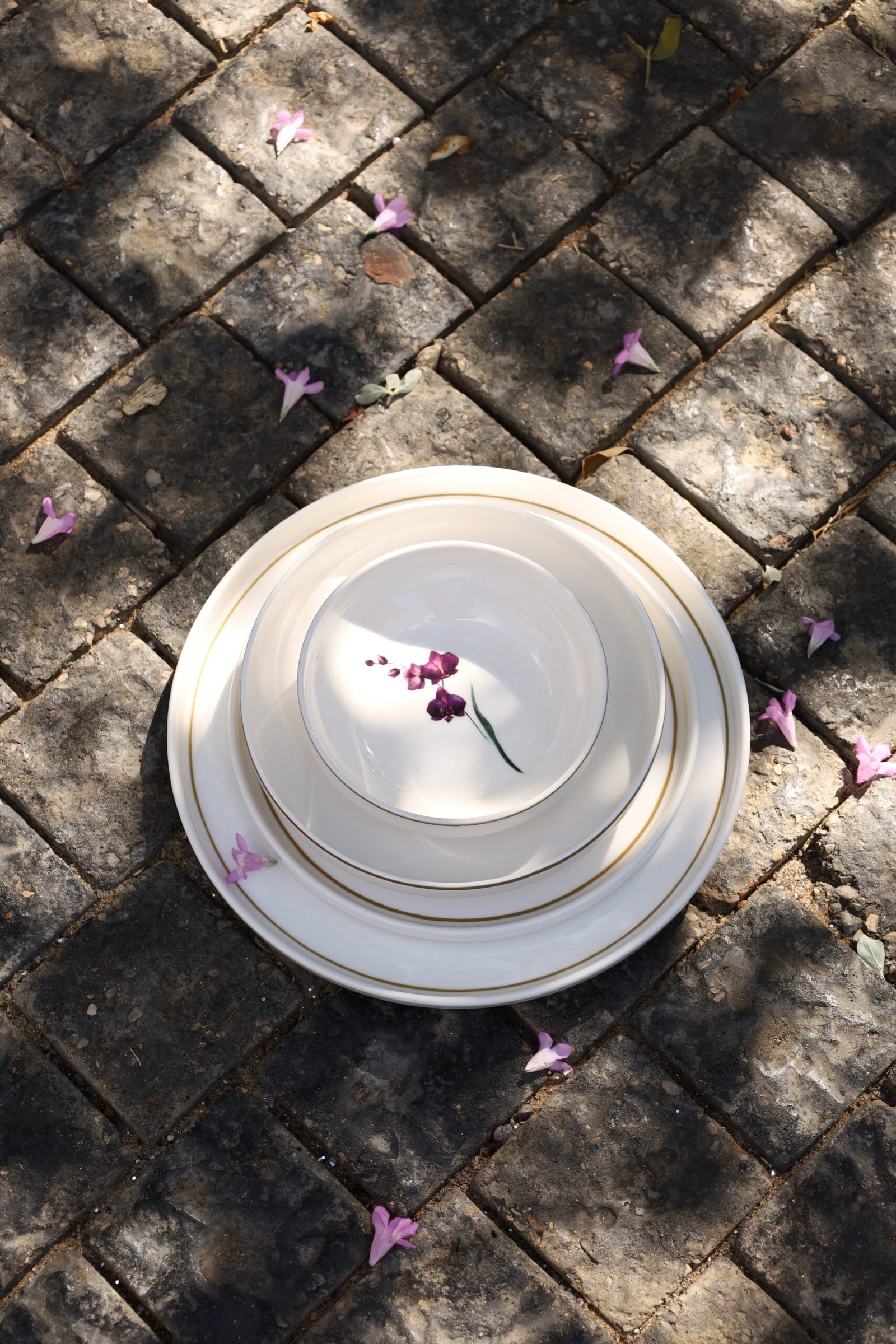 Karolina Flowers 30-Piece Dinner Set