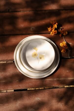 Karolina Flowers 30-Piece Dinner Set