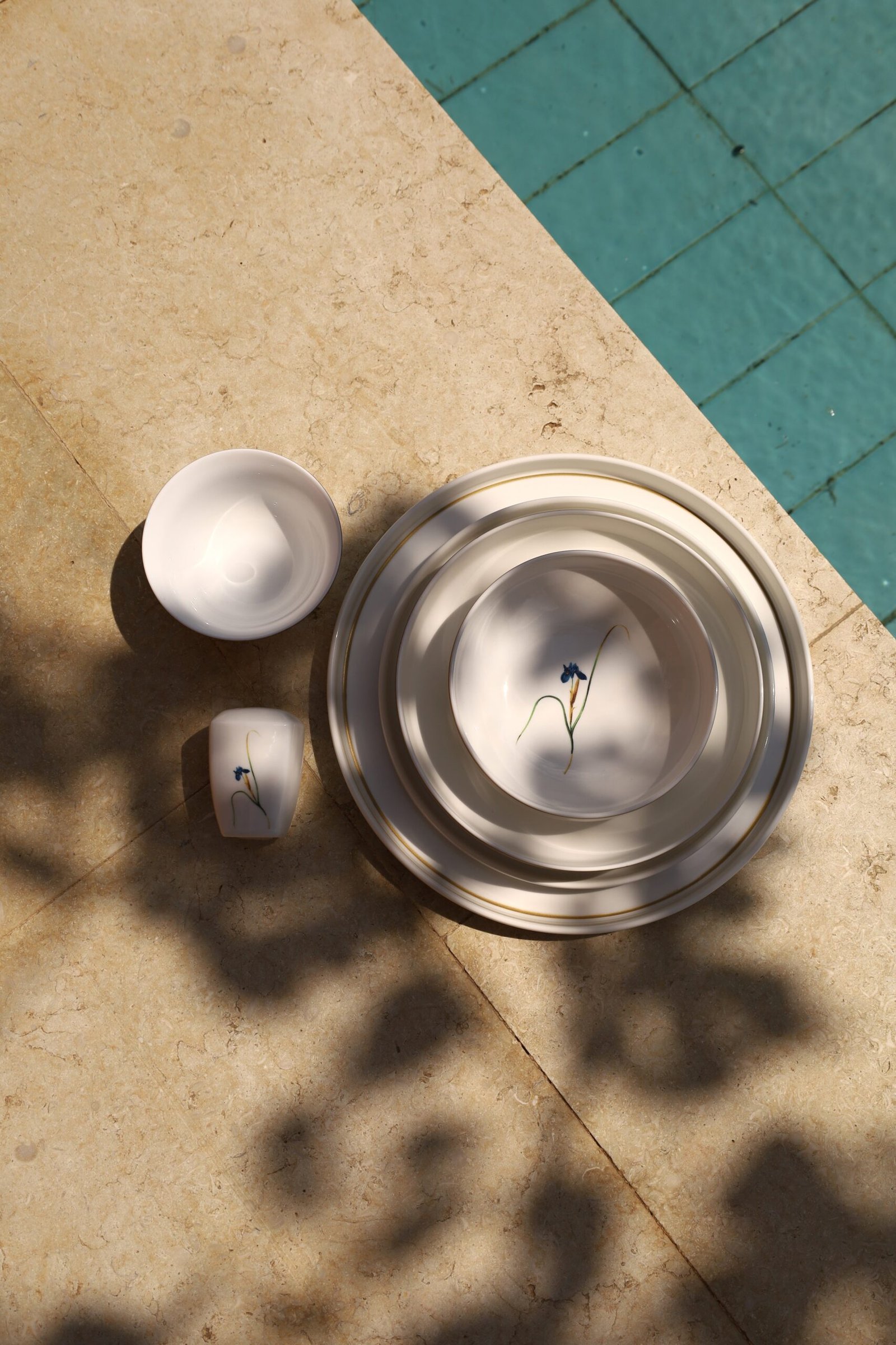 Karolina Flowers 30-Piece Dinner Set - Image 2